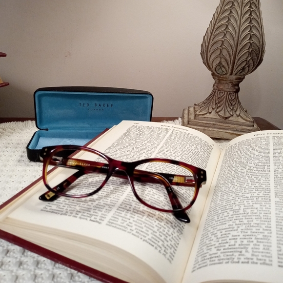 Women's Ted Baker Red Tortoise Frames With Original Case, Lens Cloth LIKE NEW - Picture 6 of 7